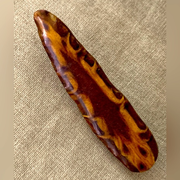 🔴Hand Crafted Wooden Surfboard pin Brooch Vintage - Picture 5 of 5